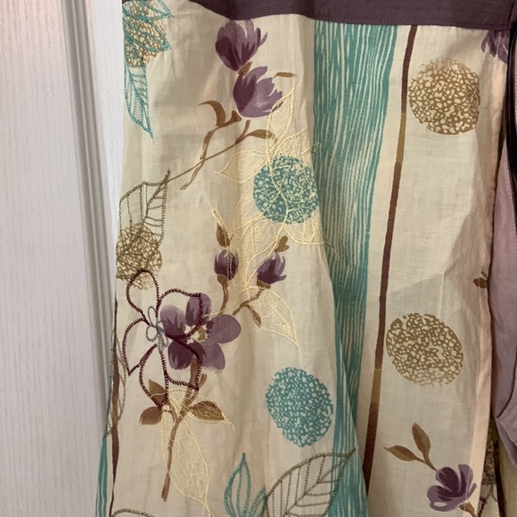 Zedzz Gorgeous Floral Wrap Dress with Silk Waist Tie - Picture 2 of 12